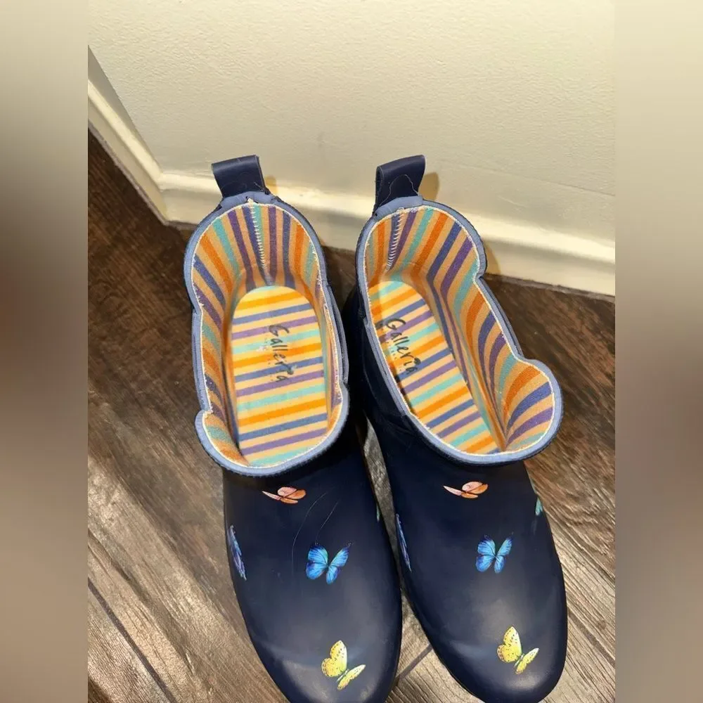 Galleria Navy Butterfly Chelsea Ankle Rain Boots Women's Size 10 Waterproof EUC